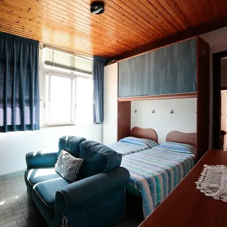 Raphael's House Апартаменты *